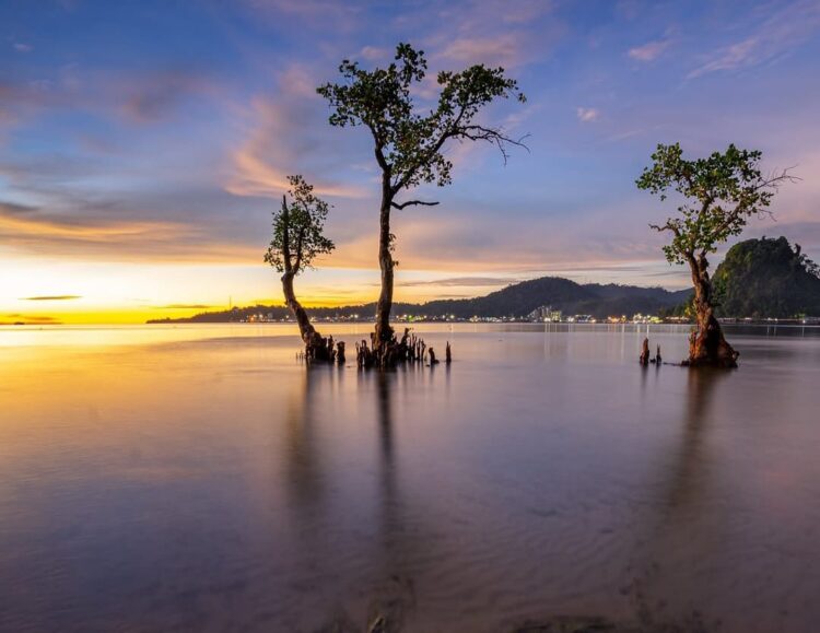 Keindahan Pantai di Kota Padang