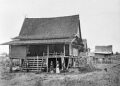 Kediaman Sultan Ahmad Nazaruddin di Dusun Tengah (sekarang di desa Rambutan Masam, Batanghari), sekitar tahun 1877-1879 (Sumber: Wikipedia)