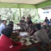 Pemuda asal Muara Enim saat diamankan Satpol PP Kota Padang di Kecamatan Koto Tangah, Rabu (20/8/2025). (Humas Satpol PP Padang)