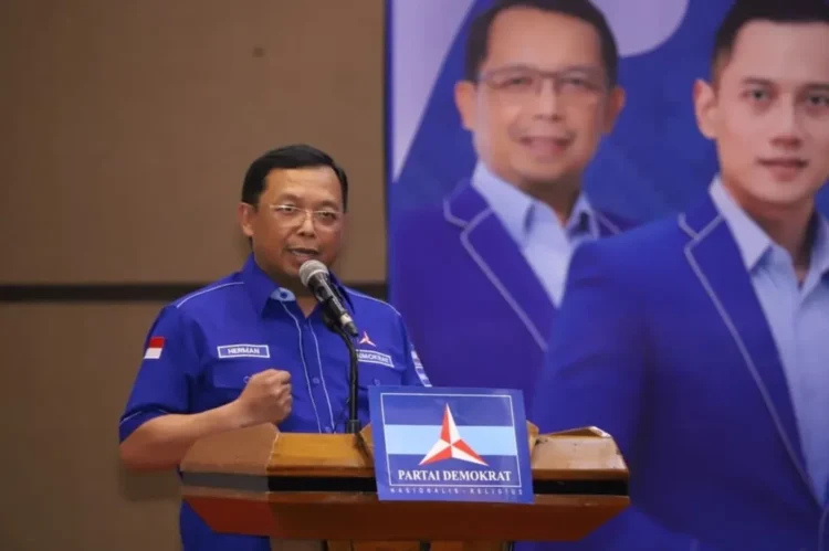 Sekretaris Jenderal DPP Partai Demokrat Herman Khaeron menghadiri Rapat Kerja Daerah (Rakerda) dan Bimbingan Teknis Fraksi Demokrat se-Sumatera Barat, Jumat (22/8). / Dok: Partai Dekokrat