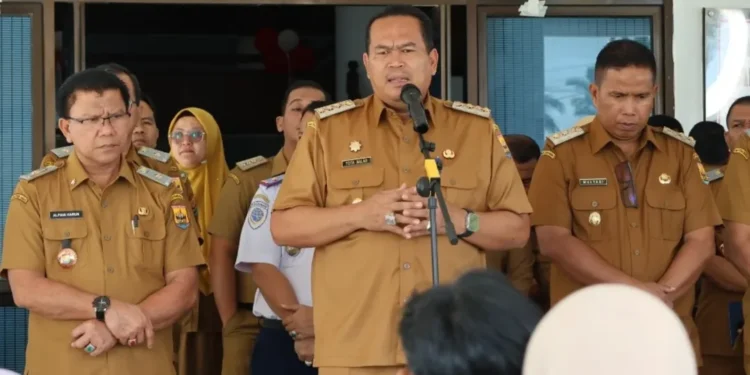 Wako Yota Balad Lepas Mahasiswa Tel-U Program Saga Saja Plus TA 2025/2026 (Dok: Media Center Kota Pariaman)