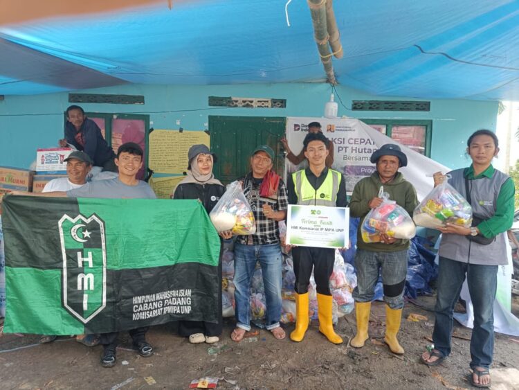 Dokumentasi tim relawan HMI Komisariat IPMIPA UNP