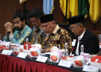 Gubernur Sumbar hadiri Rakor Satgas Percepatan Rehabilitasi dan Rekonstruksi Pascabencana Wilayah Sumatera yang digelar Kemendagri di Gedung Sasana Bhakti Praja, Jakarta, Kamis (15/1/2026).