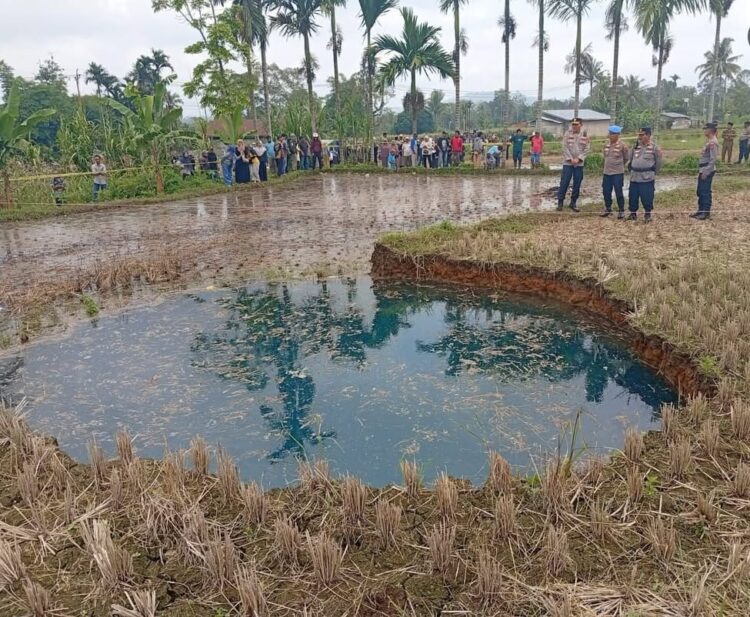 Fenomena Sinkhole di Jorong Tepi, Nagari Situjuah Batua, Kabupaten Limapuluh Kota, Sumatera Barat