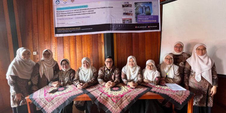 ( Dosen Prodi PBSI FBS UNP Gelar Pelatihan Gamifikasi  bagi Guru di Nagari Tiku V Jorong. Doc. PBSI)